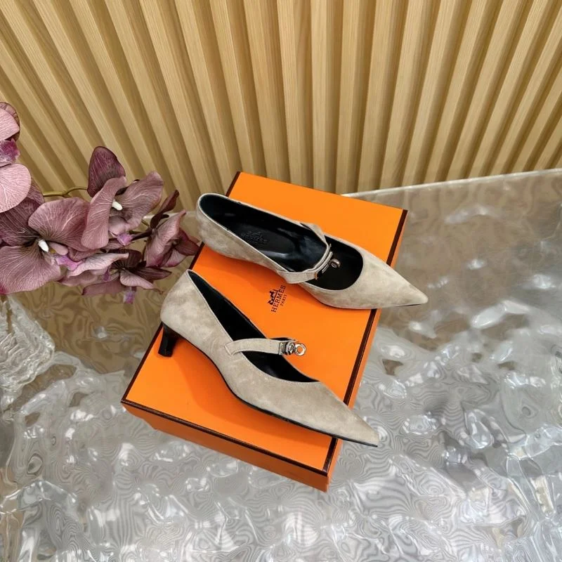 Versatile Hermes Heeled Shoes 27340