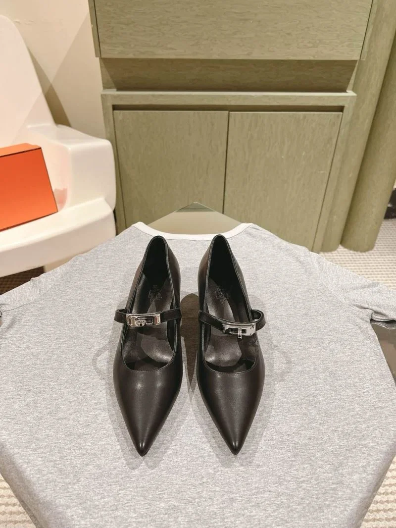 Packable Hermes Low Shoes 26770
