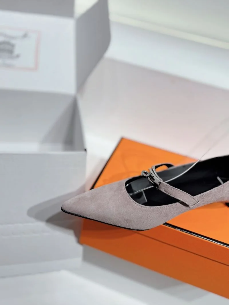 Durable Hermes Low Shoes 26704