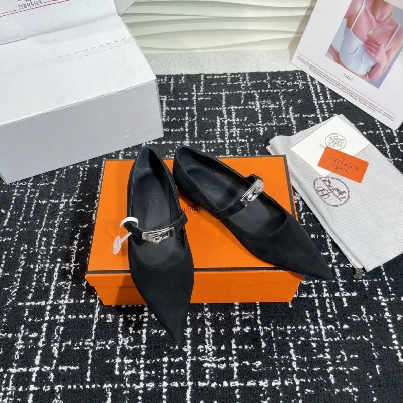 Snug Hermes Low Shoes 27727