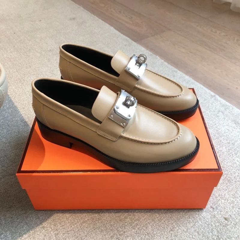 Resilient Hermes Low Shoes 27236