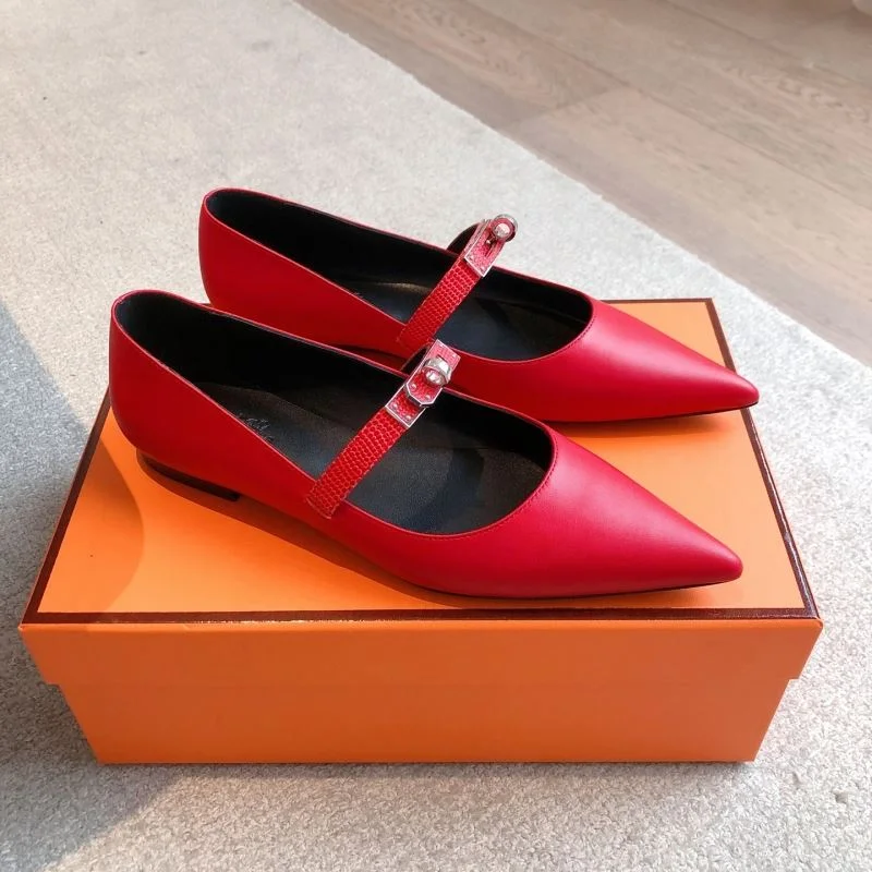 Resilient Hermes Low Shoes 27173