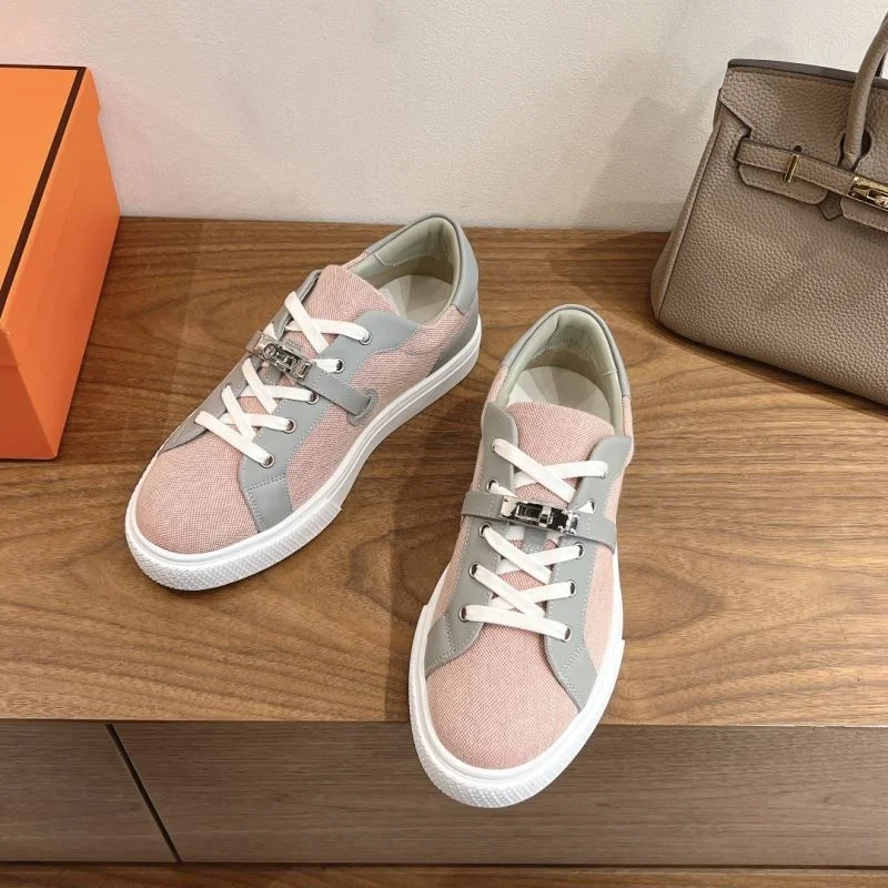 Flexible Hermes Low Shoes 27071