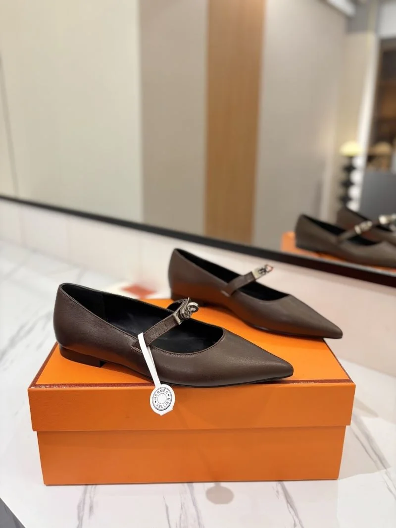 Compact Hermes Low Shoes 27005
