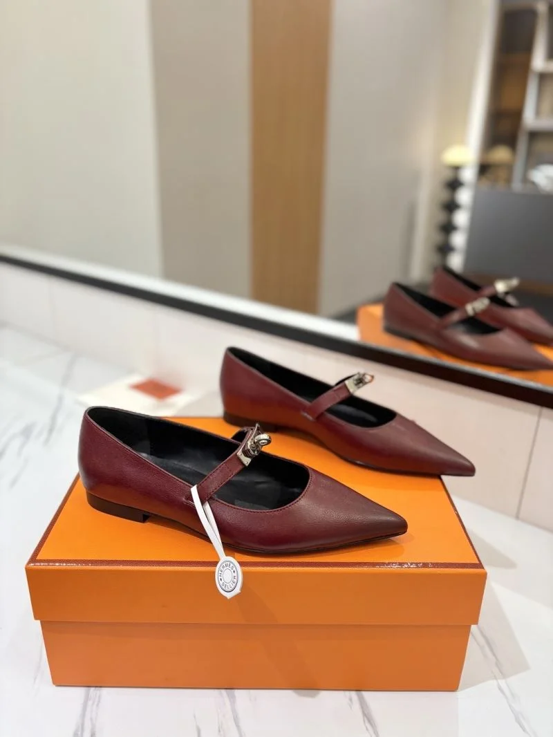 Seasonal Hermes Low Shoes 26991