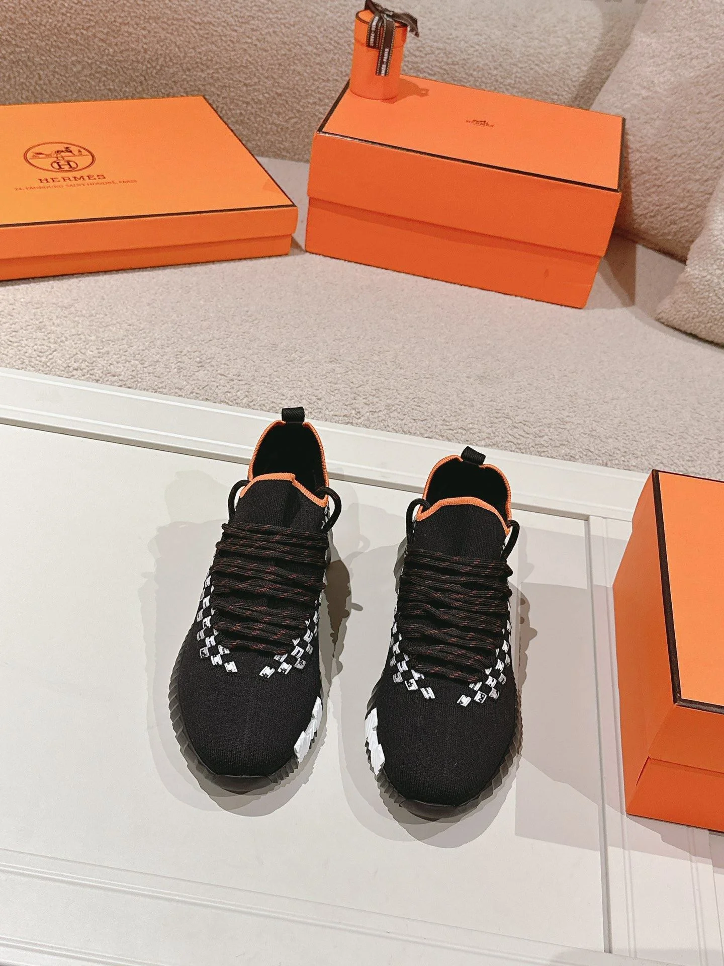 Hermes Low Shoes Bold 26663