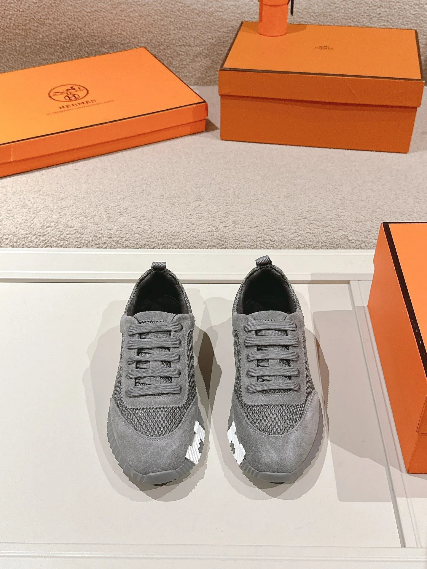 Cozy Hermes Low Shoes 26667