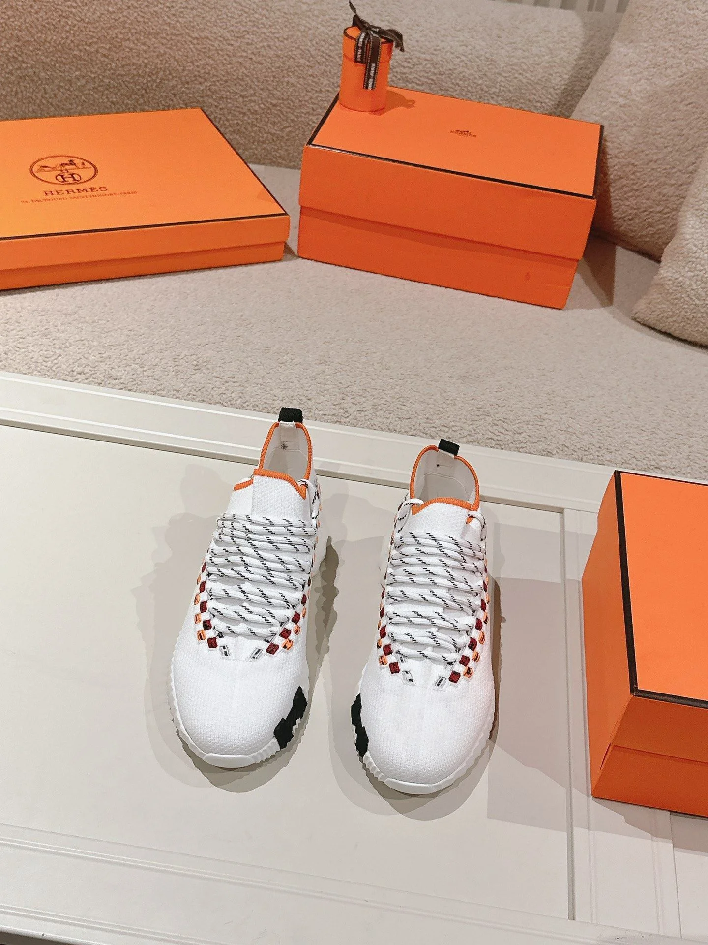 Lightweight Hermes Low Shoes 26664