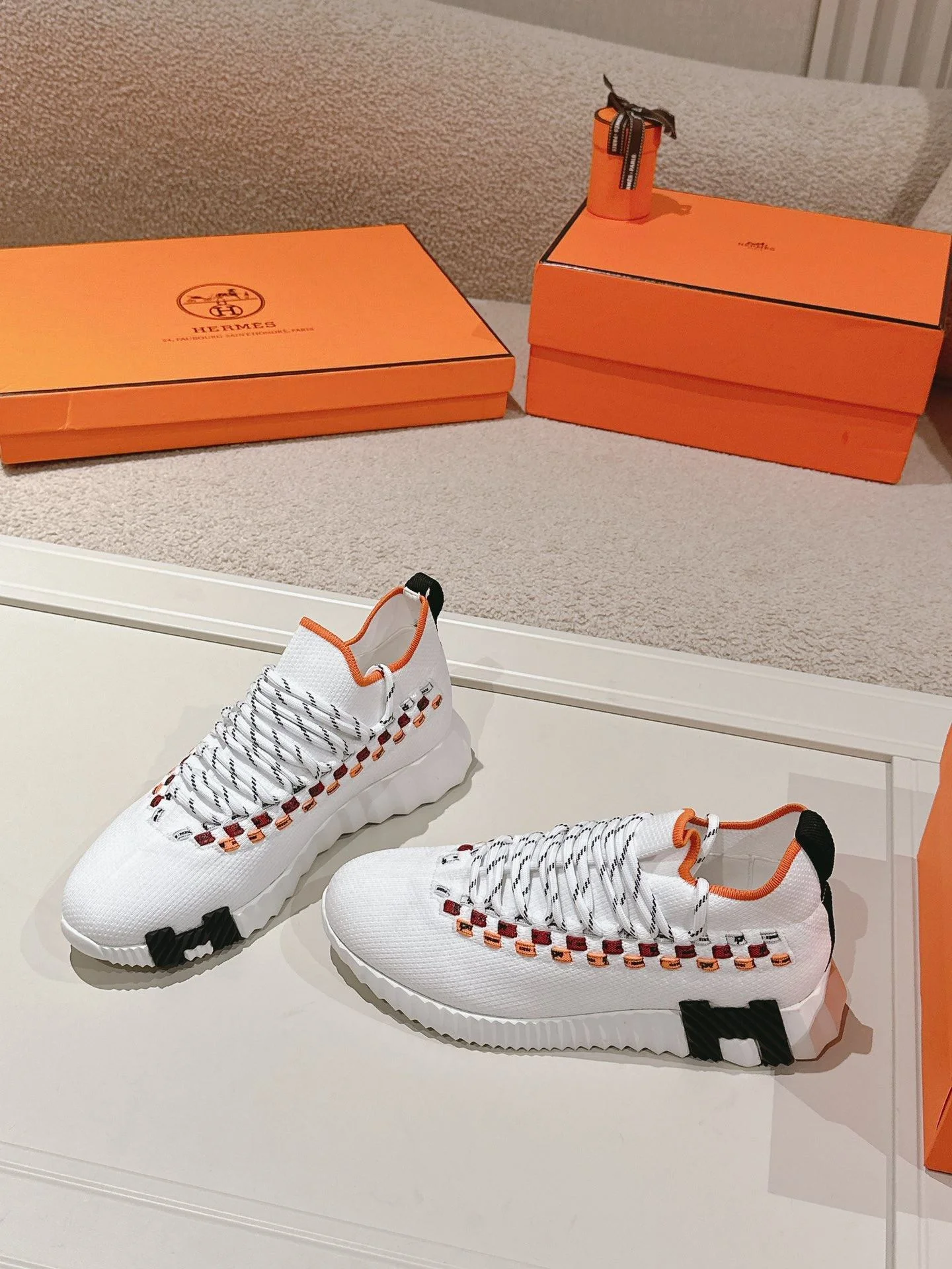 Lightweight Hermes Low Shoes 26664