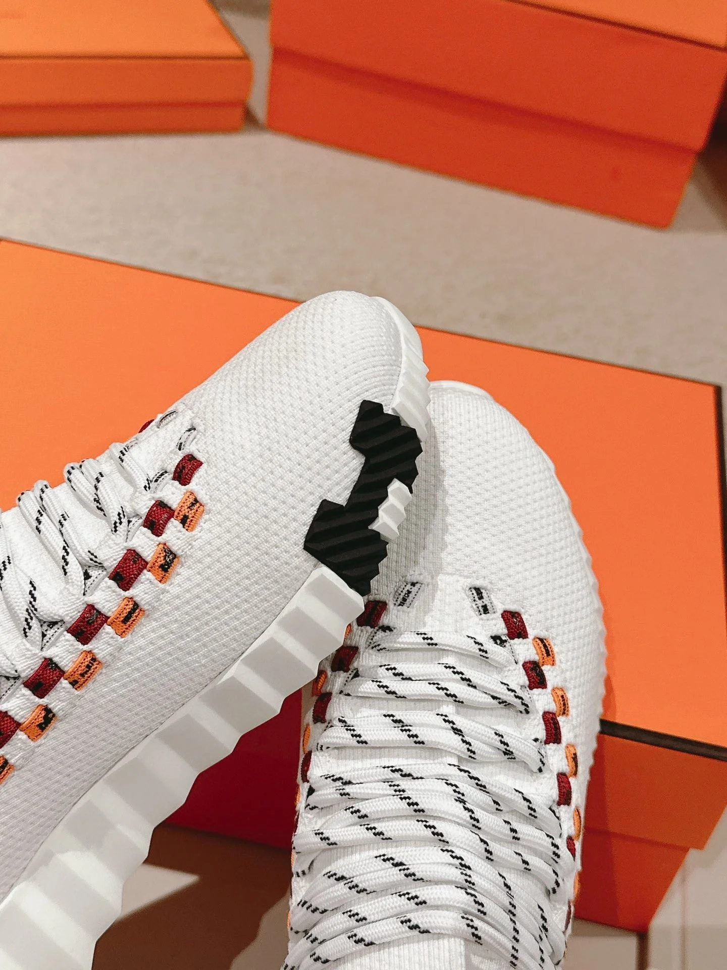 Lightweight Hermes Low Shoes 26664