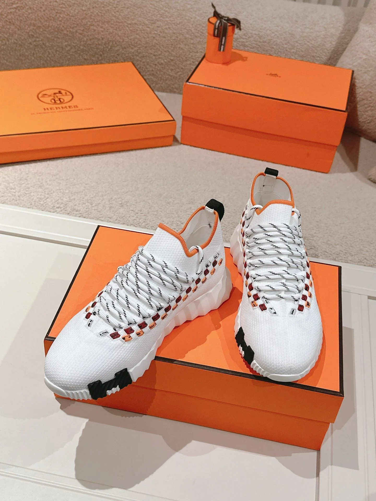 Lightweight Hermes Low Shoes 26664
