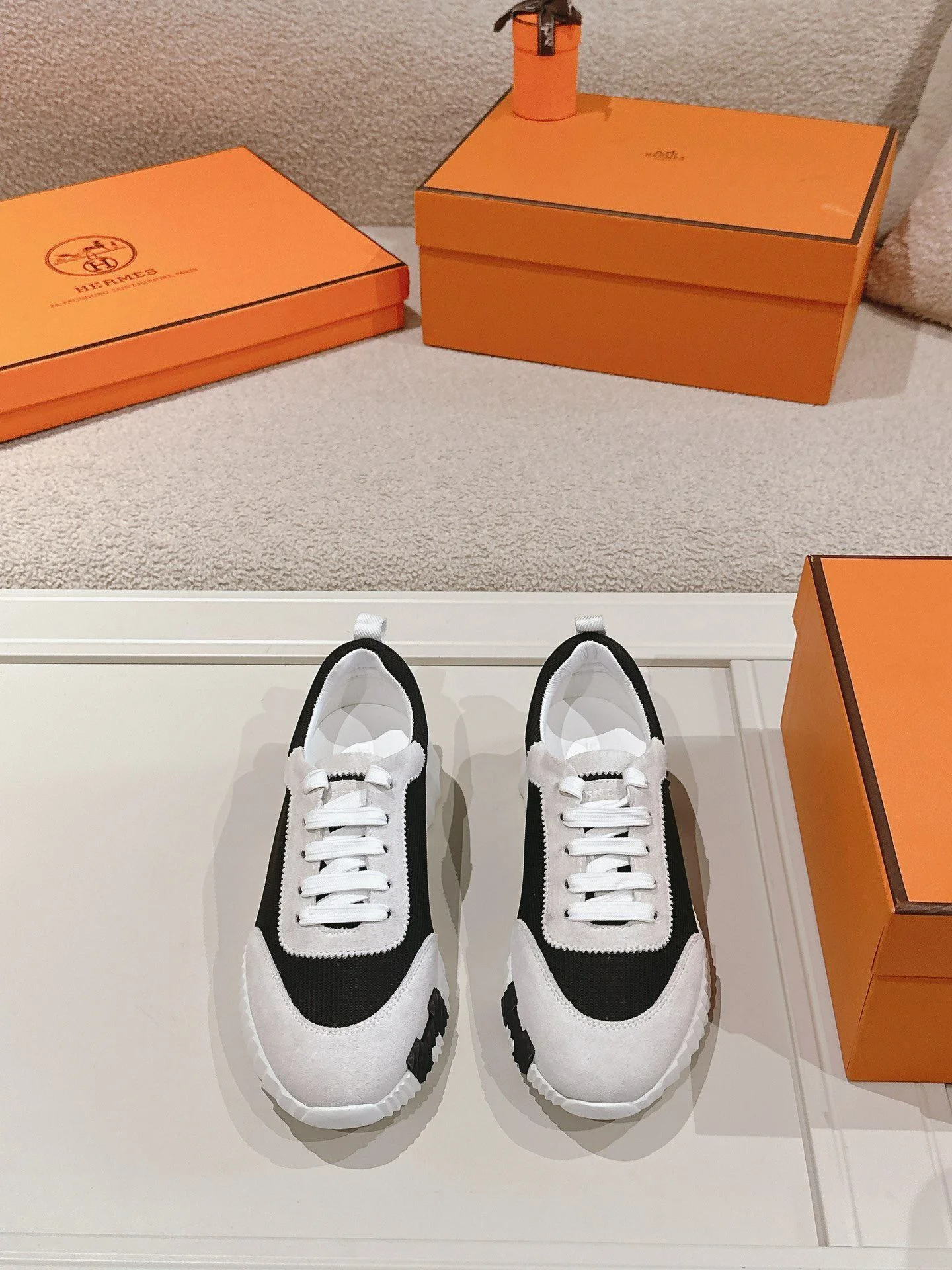 Bold Hermes Low Shoes 26614