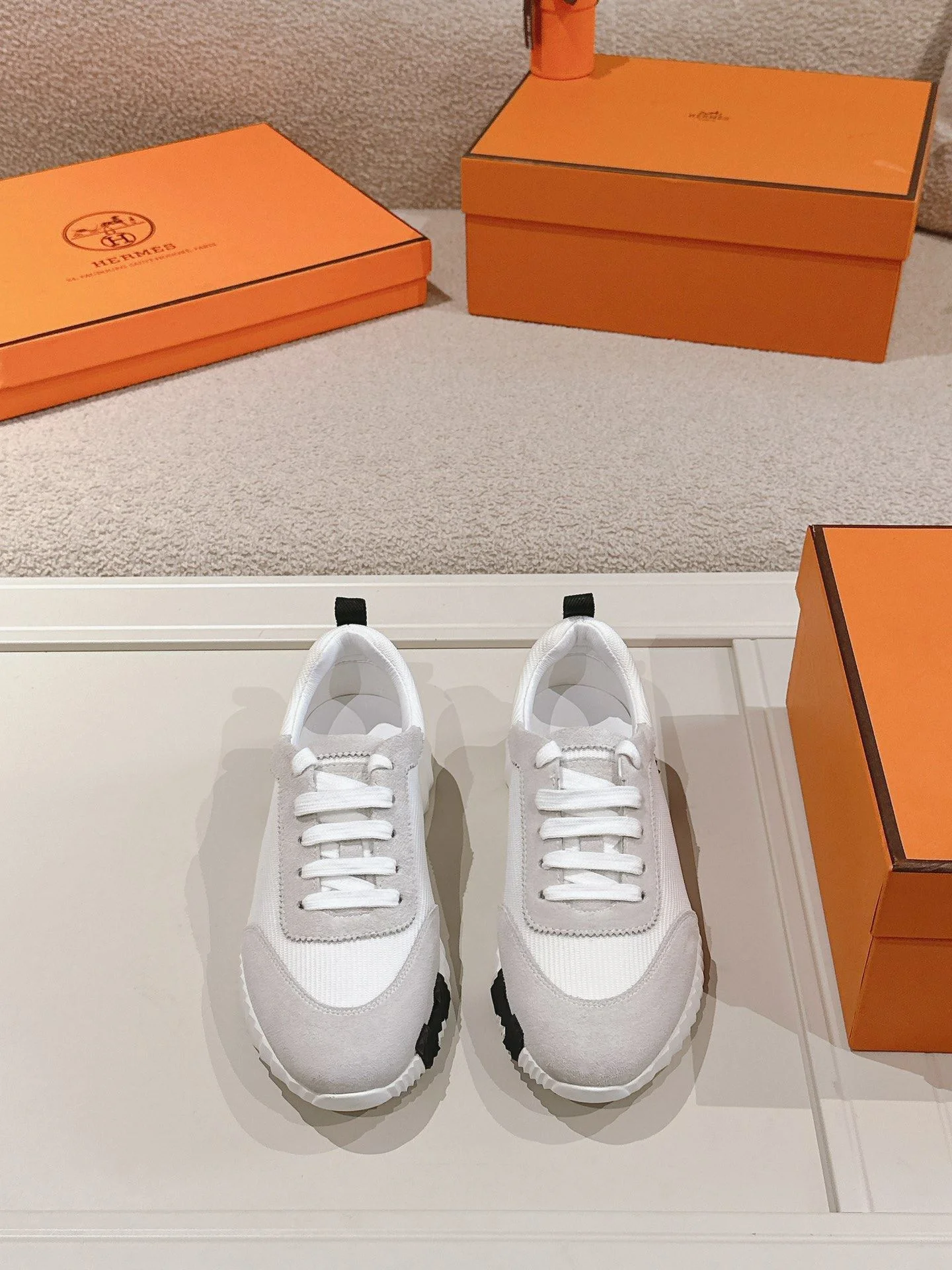 Sleek Hermes Low Shoes 26605