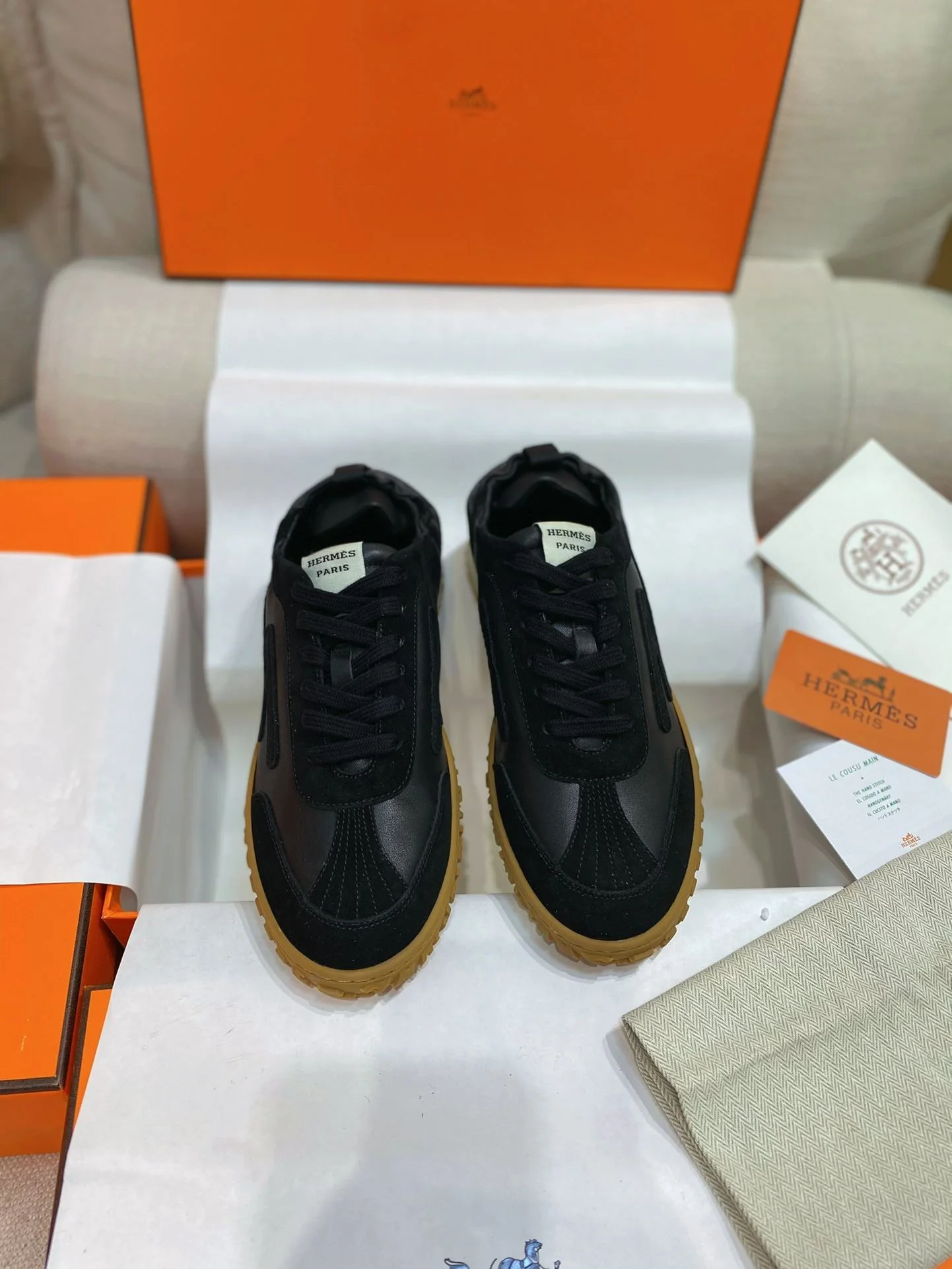 Unisex Hermes Low Shoes 26589