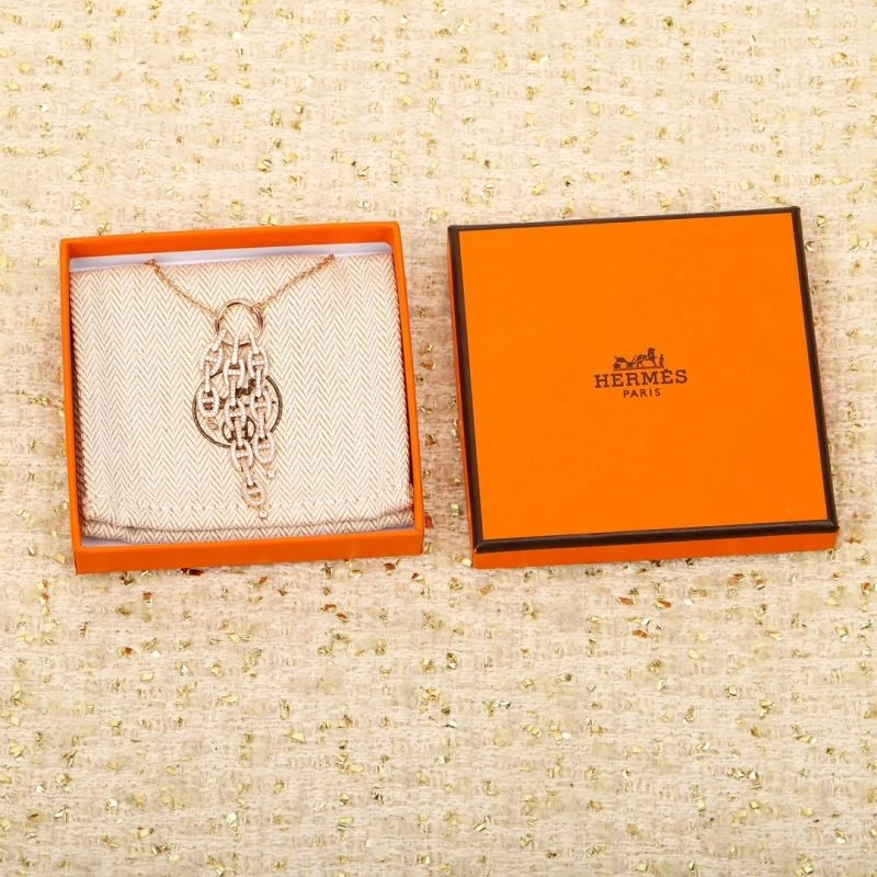 Trendsetting Hermes Necklaces 247385