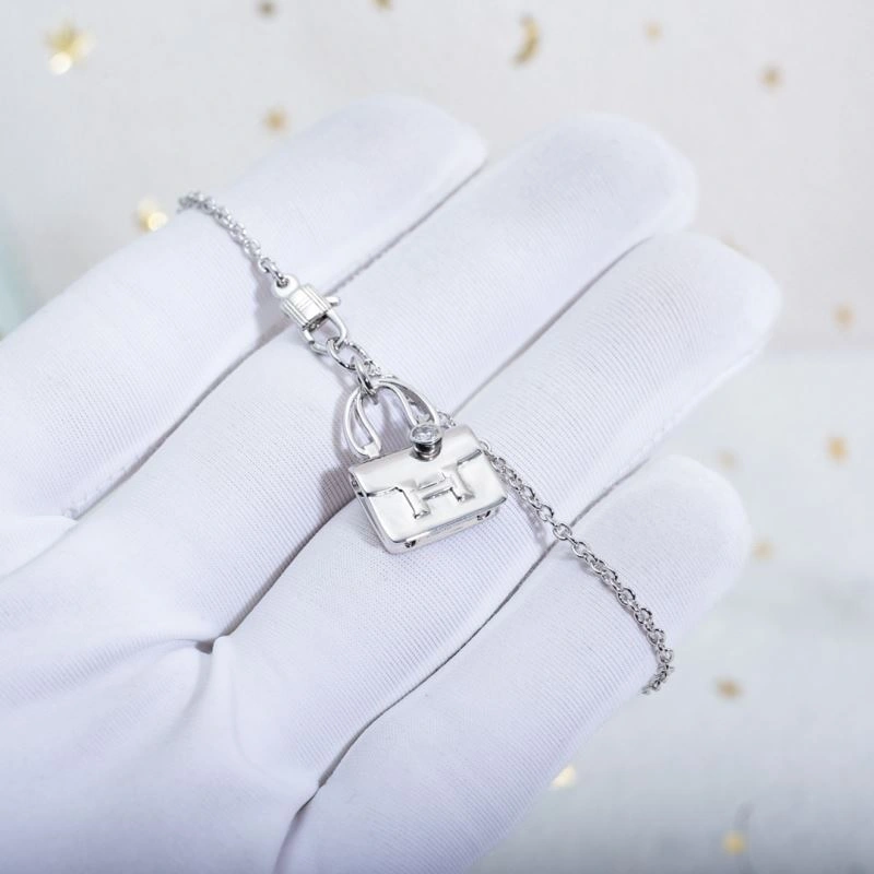 Youthful Hermes Necklaces 247562