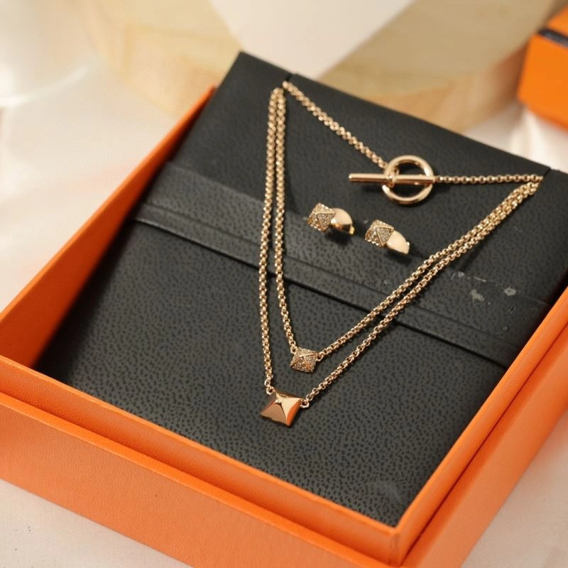 Trendsetting Hermes Necklaces 247126