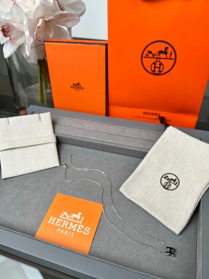 Snug Hermes Necklaces 246962