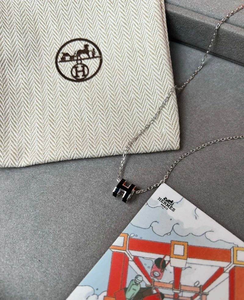 Snug Hermes Necklaces 246962