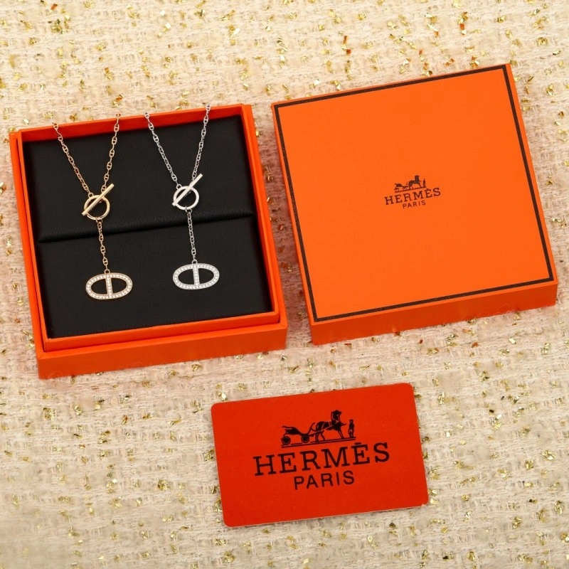 Sophisticated Hermes Necklaces 246779
