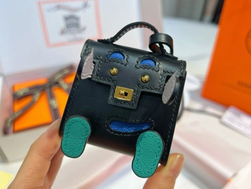 Hermes Ornaments Comfortable 270225