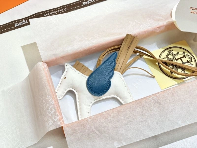 Durable Hermes Ornaments 270222
