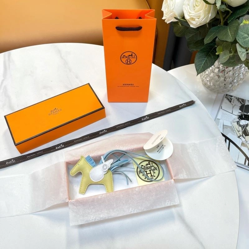 Durable Hermes Ornaments 270222