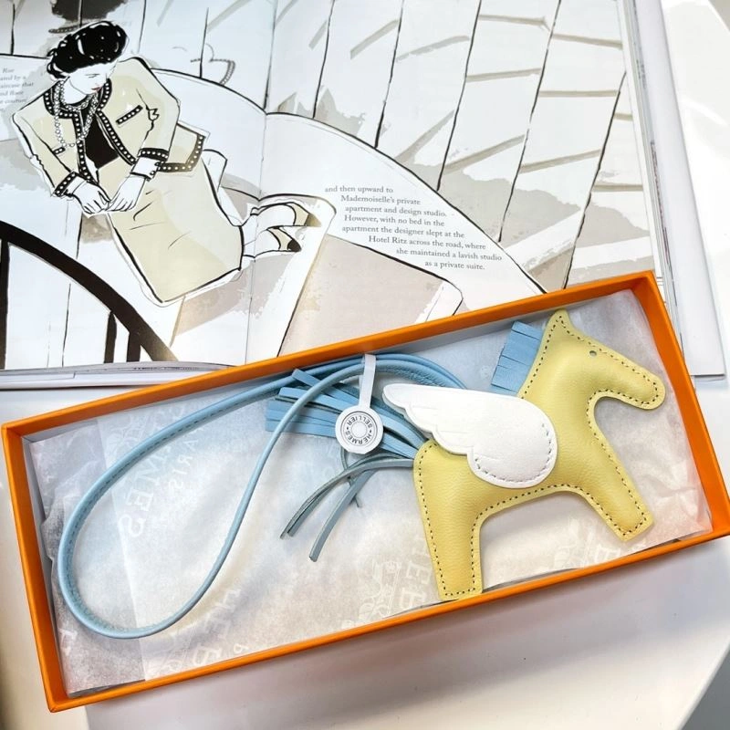 Durable Hermes Ornaments 270222