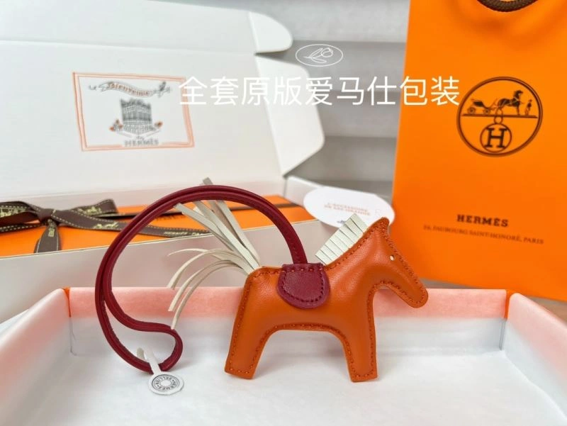 Hermes Ornaments Sleek 270121