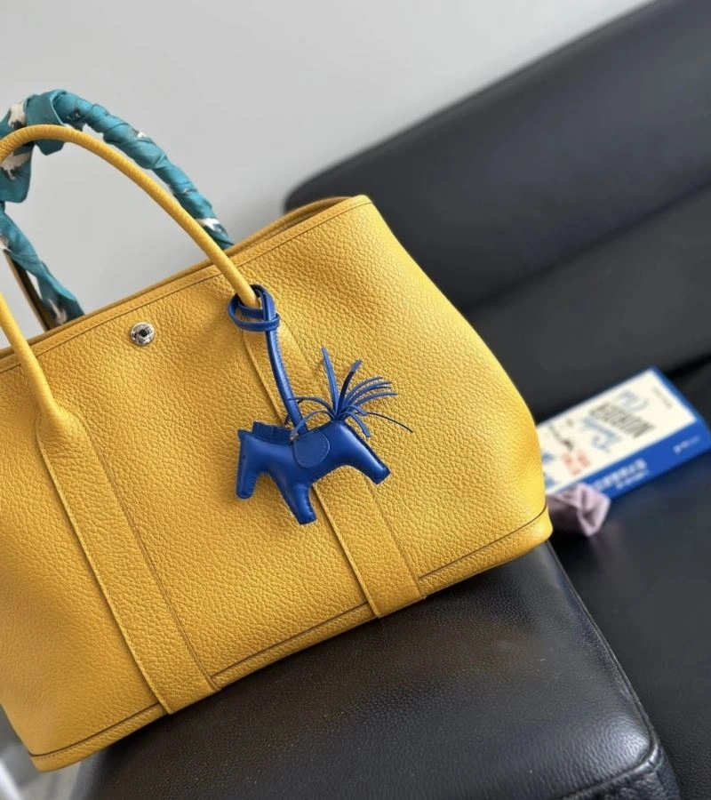 Modern Hermes Ornaments 270105