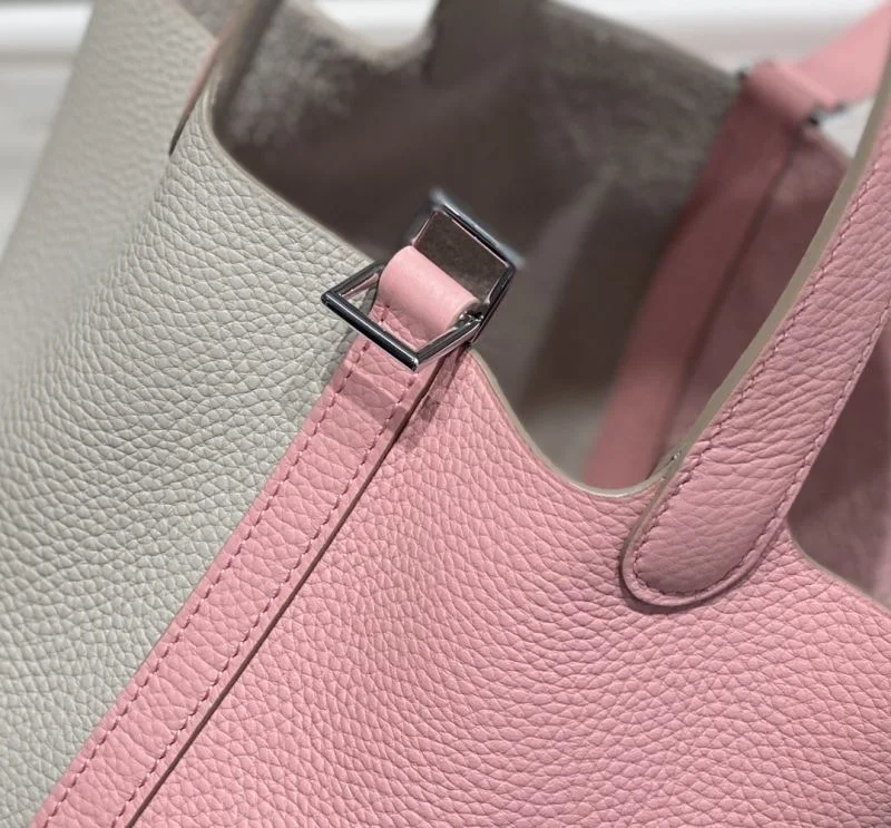 Contemporary Hermes Picotin Lock 48653