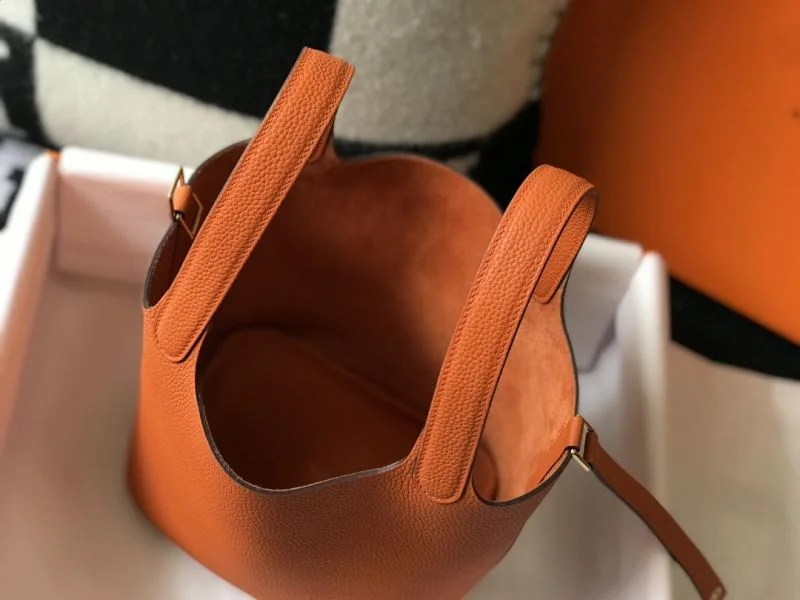 Sleek Hermes Picotin Lock 48572