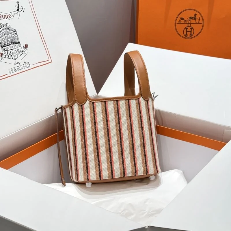 Minimalist Hermes Picotin Lock 47814