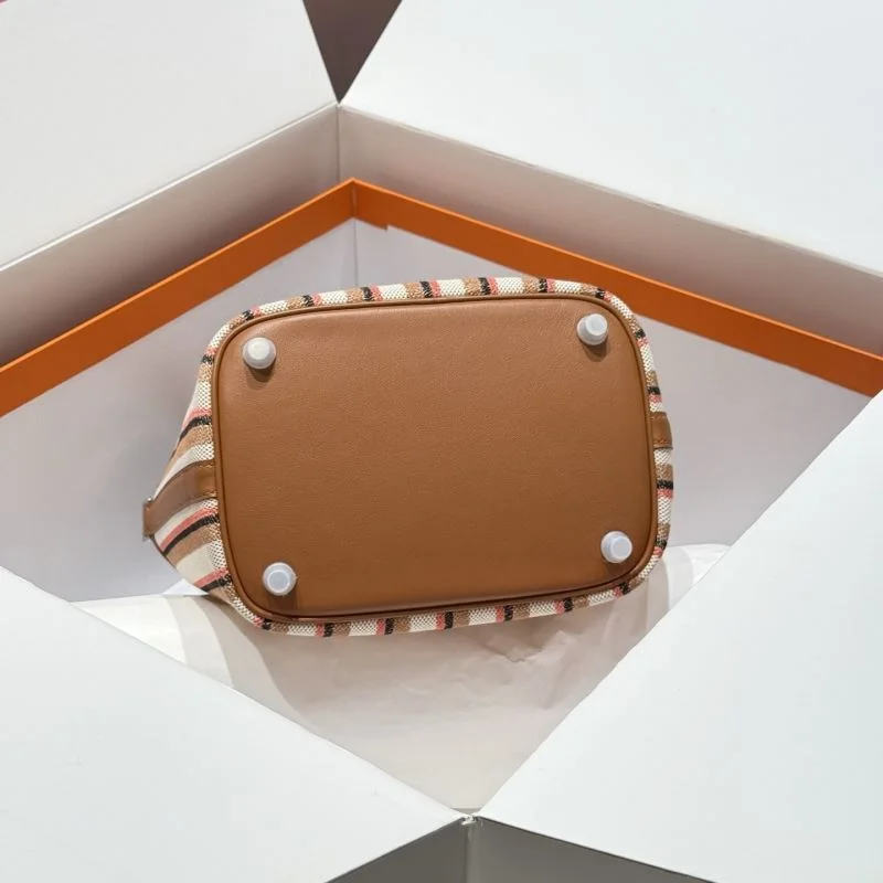 Minimalist Hermes Picotin Lock 47814