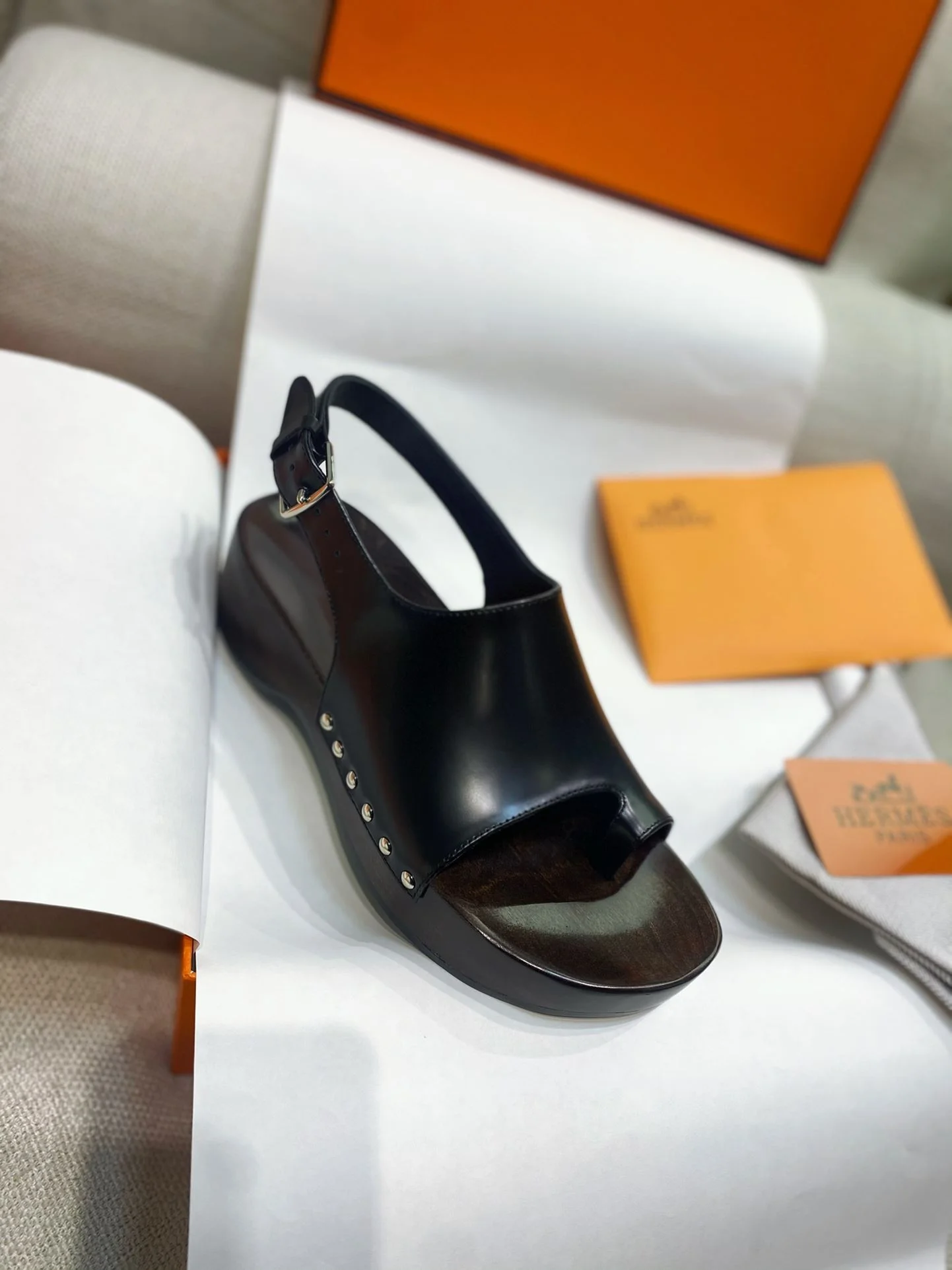 Soft Hermes Sandals 26432
