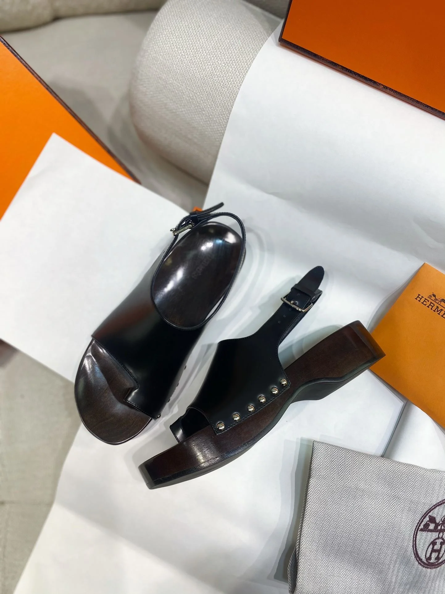 Soft Hermes Sandals 26432