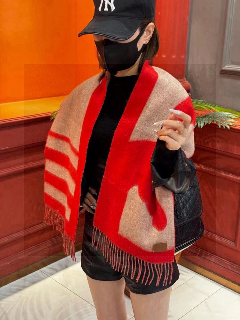 Snug Hermes Scarf 270979