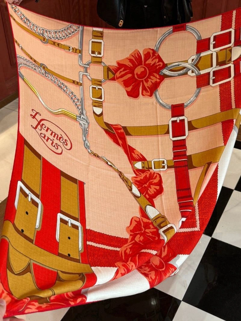 Elegant Hermes Scarf 270964