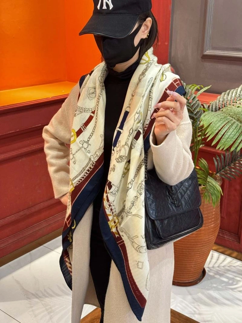 Supportive Hermes Scarf 271814