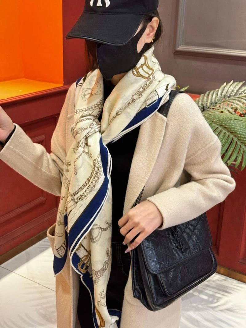 UrbanChic Hermes Scarf 271803