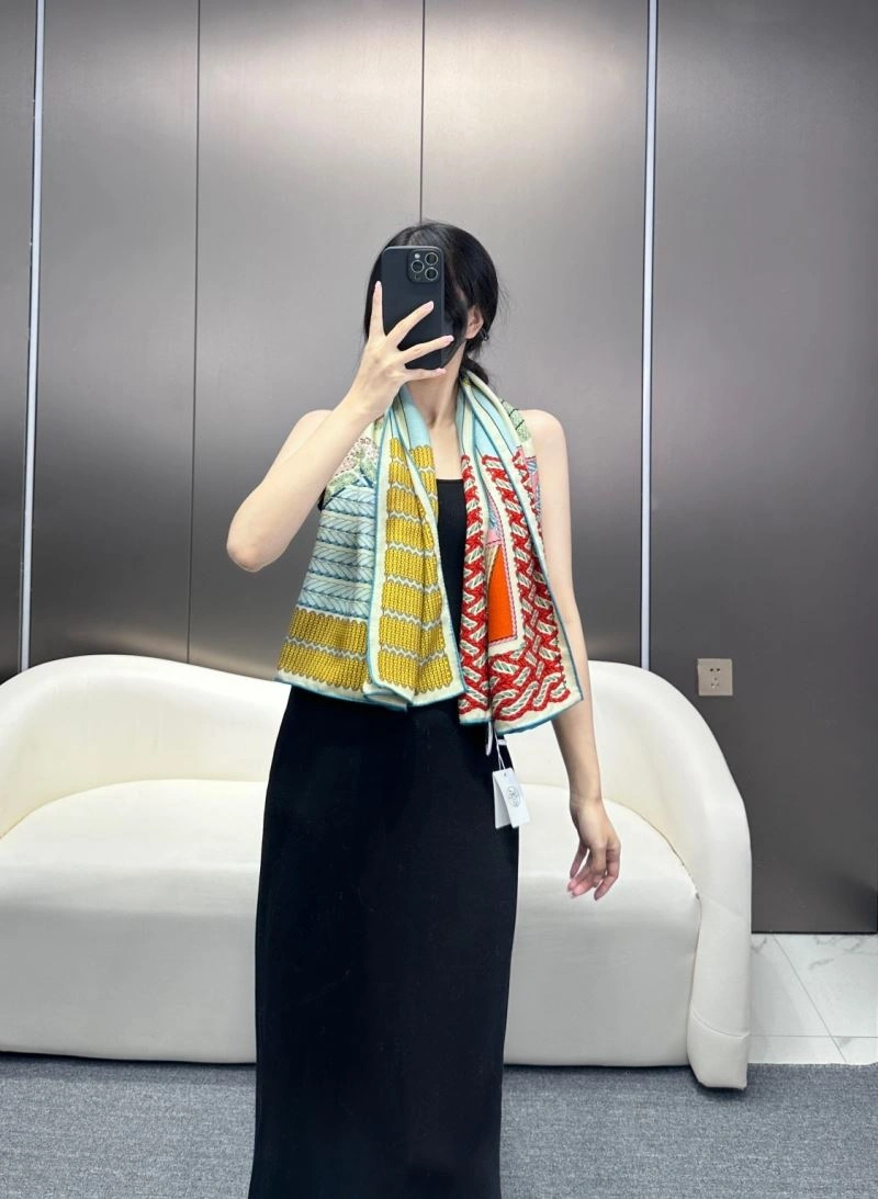 Bold Hermes Scarf 271784