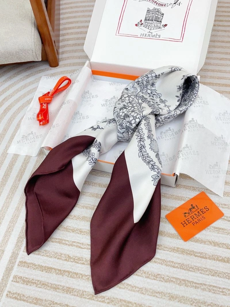 UrbanChic Hermes Scarf 271667