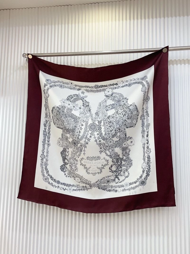 UrbanChic Hermes Scarf 271667