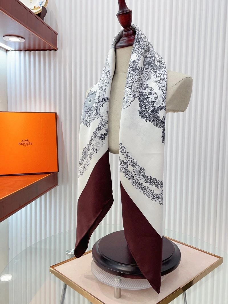 UrbanChic Hermes Scarf 271667