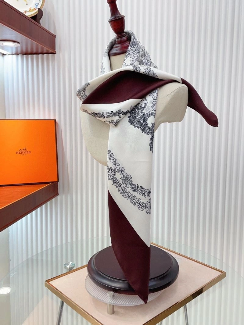UrbanChic Hermes Scarf 271667