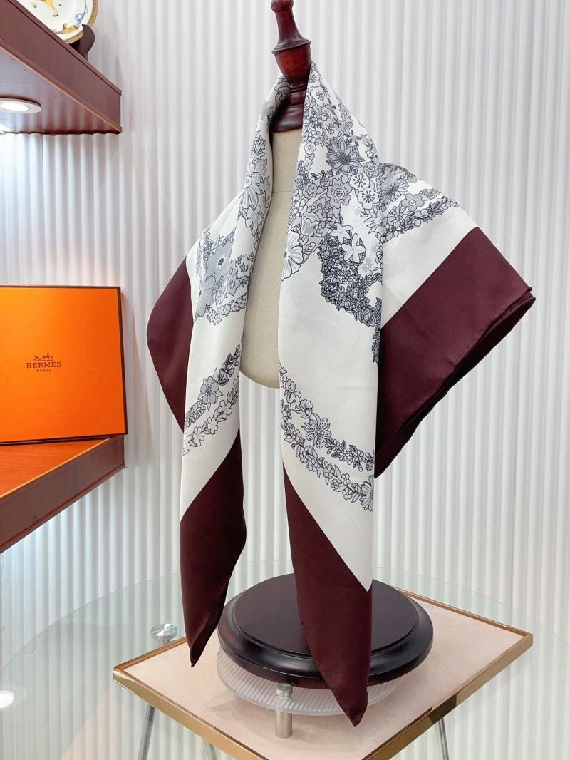 UrbanChic Hermes Scarf 271667