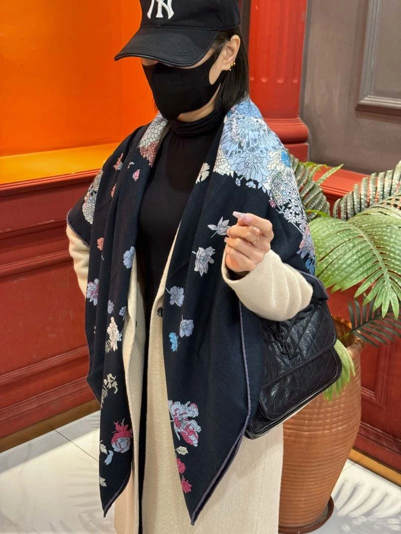 Minimalist Hermes Scarf 271544
