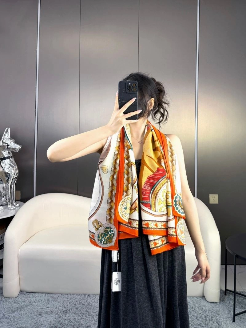 Supportive Hermes Scarf 271564