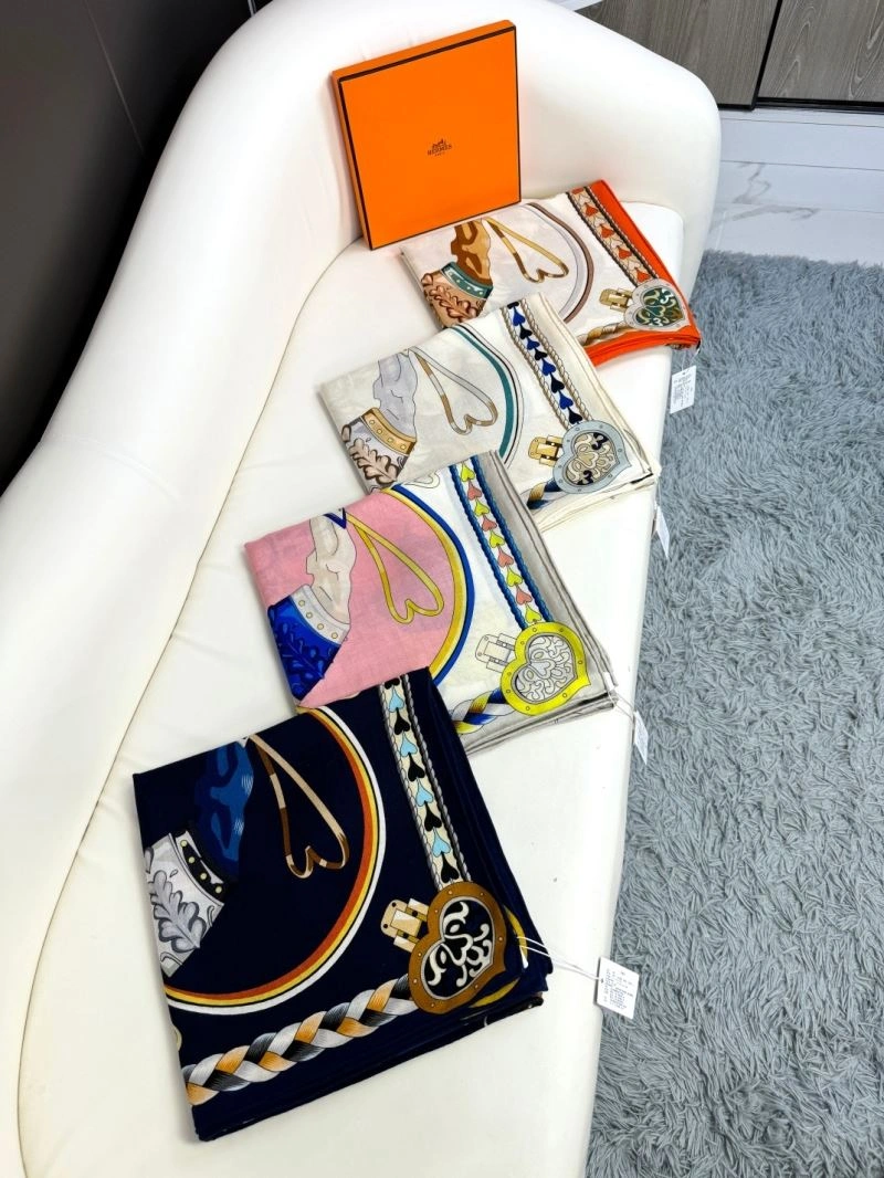 Supportive Hermes Scarf 271564