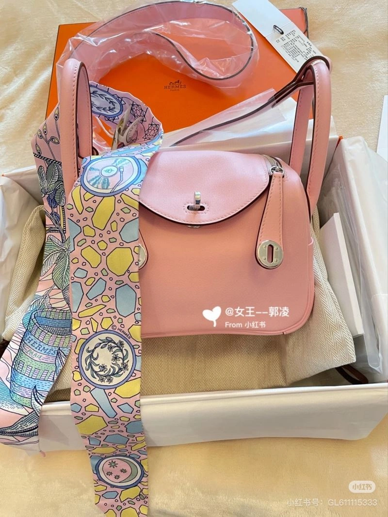 Supportive Hermes Silk 272264